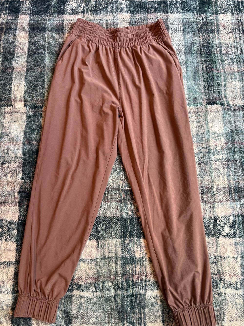 Vuori Jogger Pants - Elastic Waist & Ankles-Medium